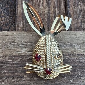 Sarah Coventry Winking Bunny Brooch